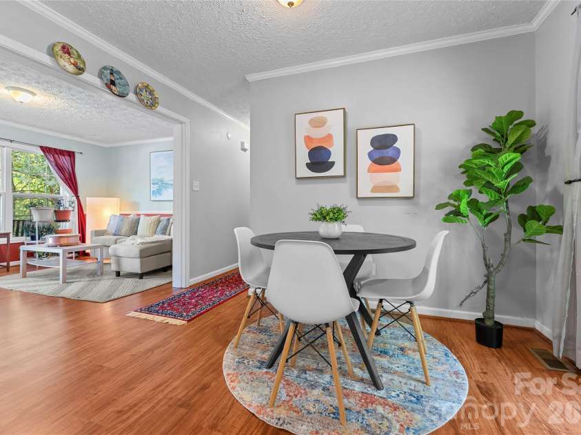 40 Rocking Porch Lane, Asheville, NC 28805.  MLS# CAR4429579, YatesRealty ID 54376. 