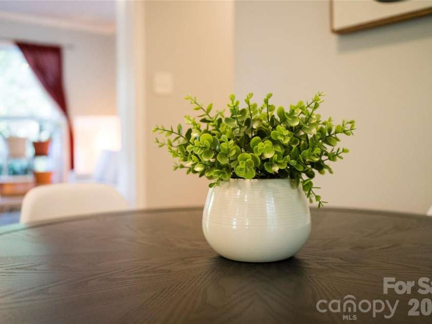 40 Rocking Porch Lane, Asheville, NC 28805.  MLS# CAR4429579, YatesRealty ID 54376. 