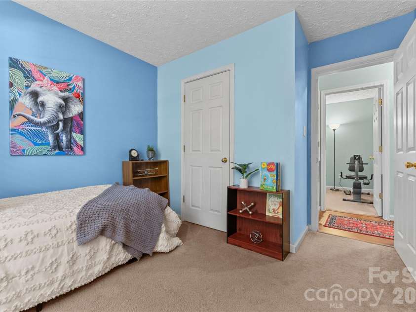 40 Rocking Porch Lane, Asheville, NC 28805.  MLS# CAR4429579, YatesRealty ID 54376. 