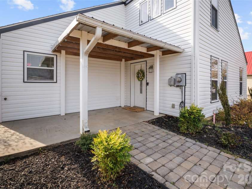 608 1/2 Concord Street, Morganton, NC 28655.  MLS# CAR4358669, YatesRealty ID 5438. 