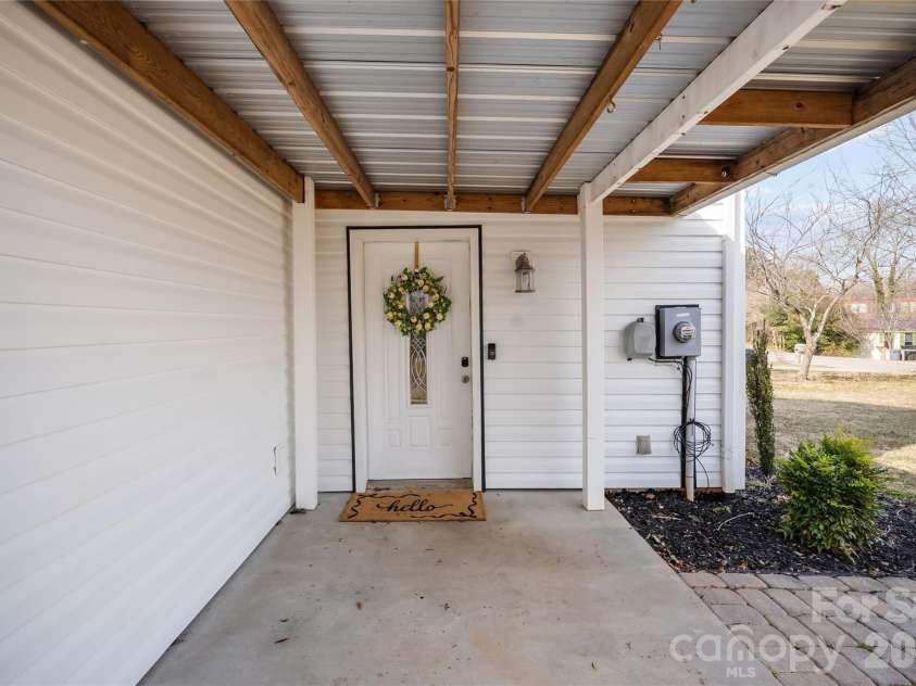608 1/2 Concord Street, Morganton, NC 28655.  MLS# CAR4358669, YatesRealty ID 5438. 