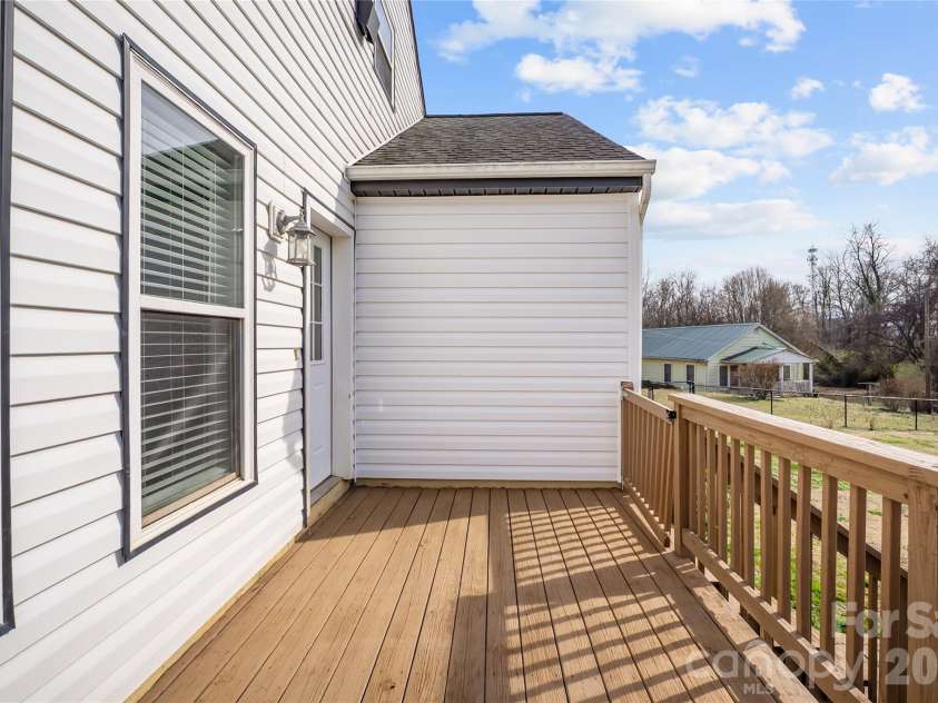 608 1/2 Concord Street, Morganton, NC 28655.  MLS# CAR4358669, YatesRealty ID 5438. 