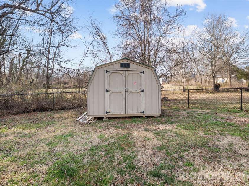 608 1/2 Concord Street, Morganton, NC 28655.  MLS# CAR4358669, YatesRealty ID 5438. 
