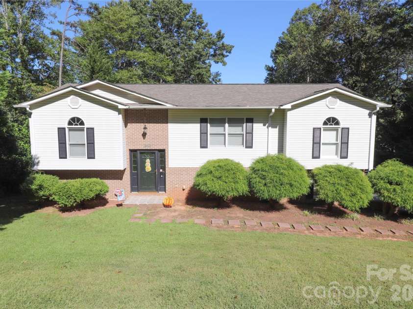 1896 Timber Trace, Morganton, NC 28655.  MLS# CAR4429929, YatesRealty ID 54380. 