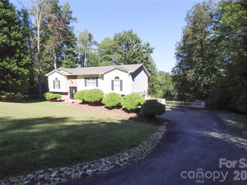 1896 Timber Trace, Morganton, NC 28655.  MLS# CAR4429929, YatesRealty ID 54380. 