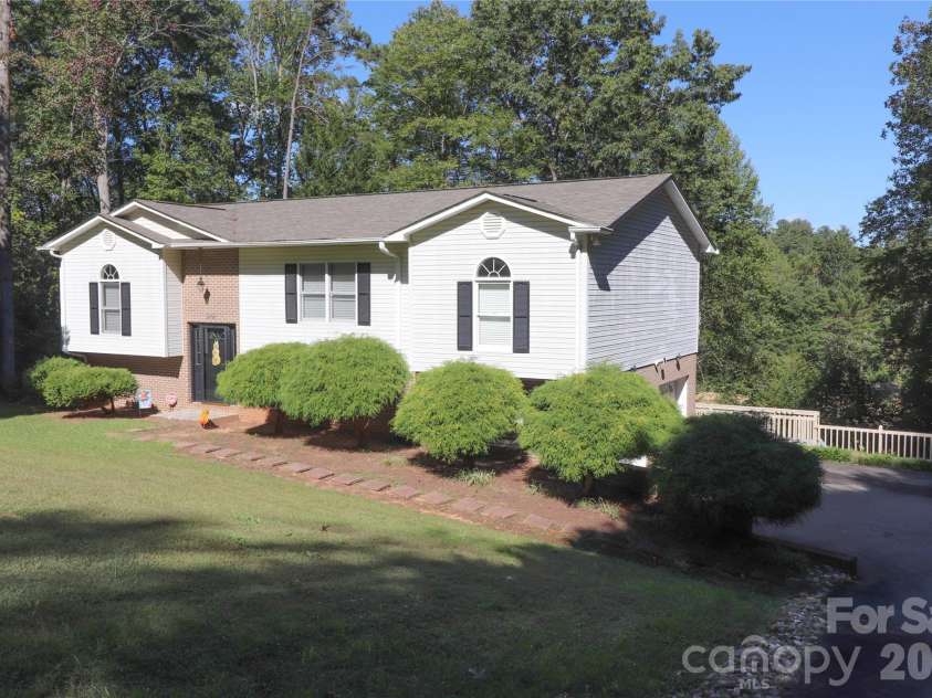 1896 Timber Trace, Morganton, NC 28655.  MLS# CAR4429929, YatesRealty ID 54380. 