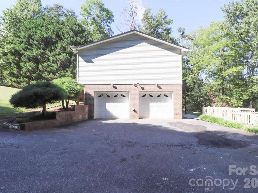 1896 Timber Trace, Morganton, NC 28655.  MLS# CAR4429929, YatesRealty ID 54380. 