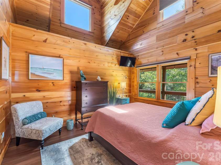 1853 Grandview Drive, Nebo, NC 28761.  MLS# CAR4430232, YatesRealty ID 54383. 2nd bedroom