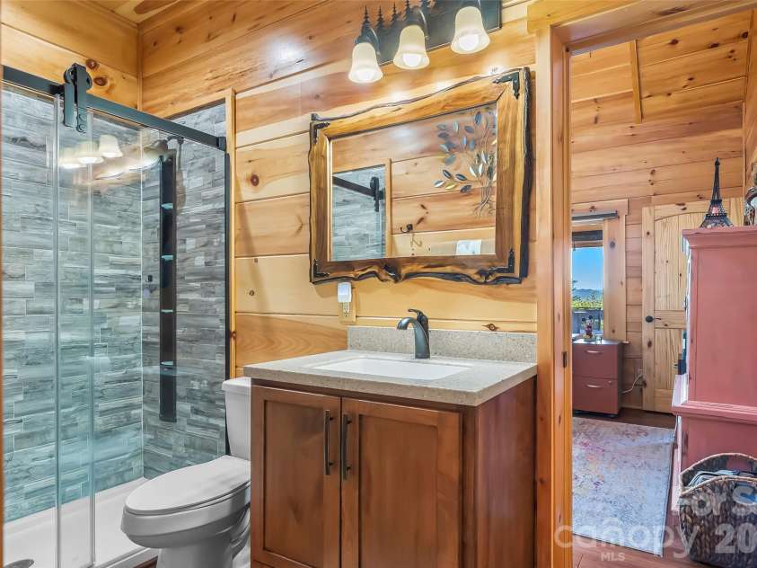 1853 Grandview Drive, Nebo, NC 28761.  MLS# CAR4430232, YatesRealty ID 54383. Full bath/main level