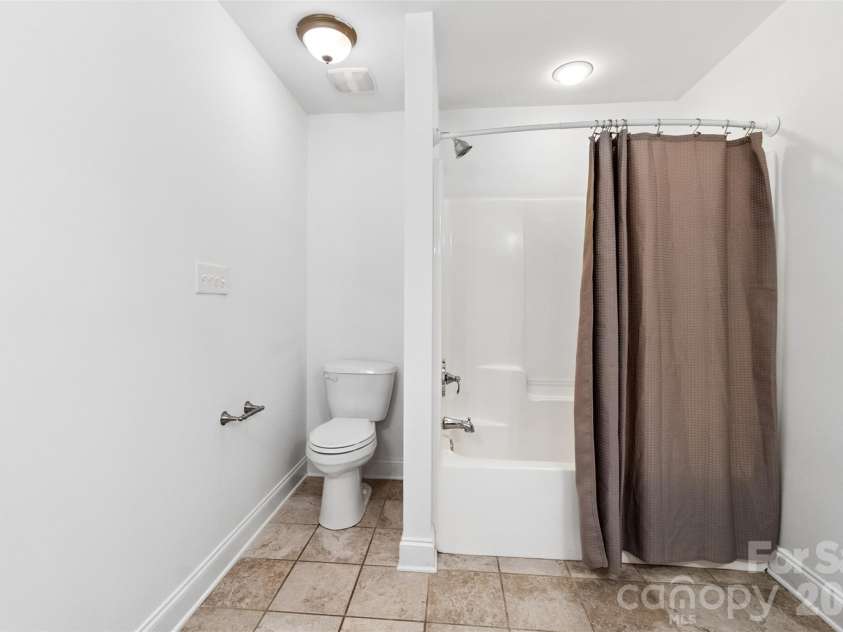 5316 Griffith Road, Monroe, NC 28112.  MLS# CAR4430673, YatesRealty ID 54385. Secondary Bathroom