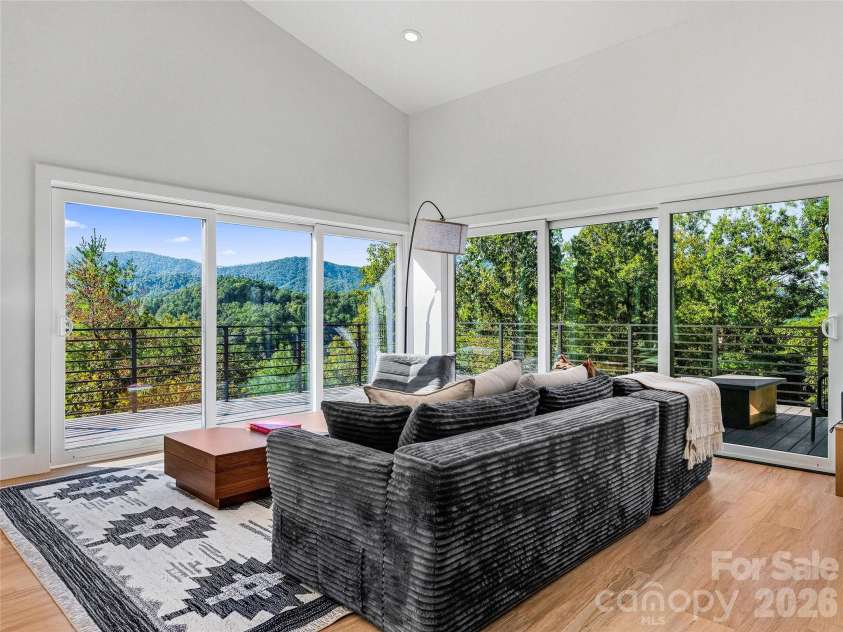 700 Sunnyside Drive, Marshall, NC 28753.  MLS# CAR4428837, YatesRealty ID 54386. 