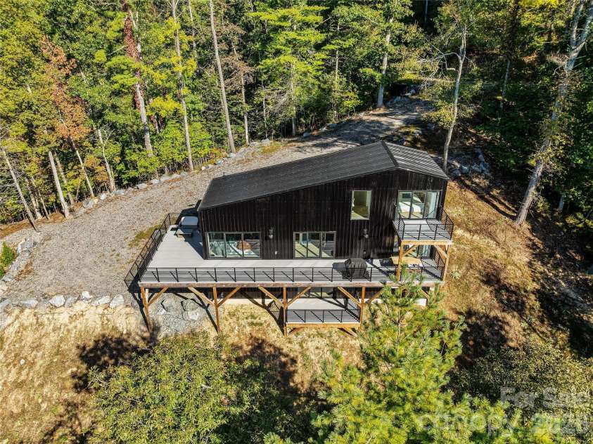 700 Sunnyside Drive, Marshall, NC 28753.  MLS# CAR4428837, YatesRealty ID 54386. 