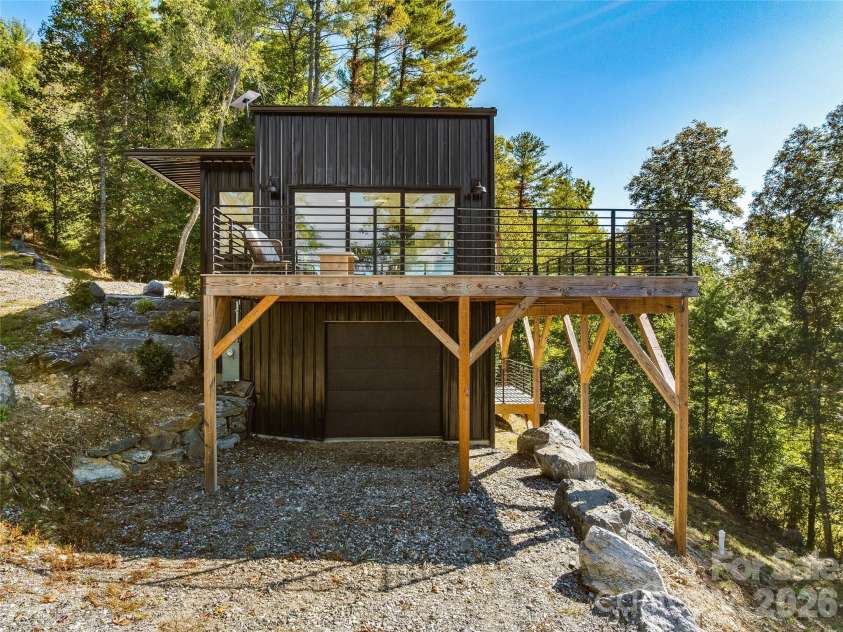700 Sunnyside Drive, Marshall, NC 28753.  MLS# CAR4428837, YatesRealty ID 54386. 