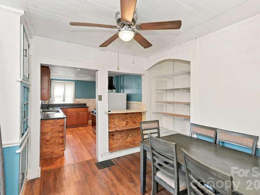 194 Logan Avenue, Asheville, NC 28806.  MLS# CAR4425971, YatesRealty ID 54389. 