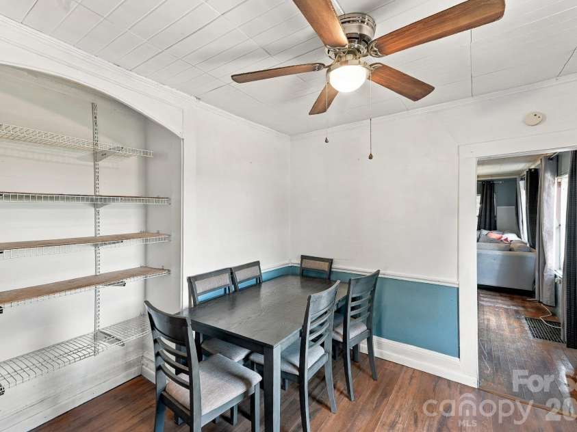 194 Logan Avenue, Asheville, NC 28806.  MLS# CAR4425971, YatesRealty ID 54389. 