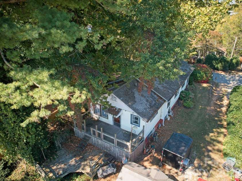 194 Logan Avenue, Asheville, NC 28806.  MLS# CAR4425971, YatesRealty ID 54389. 