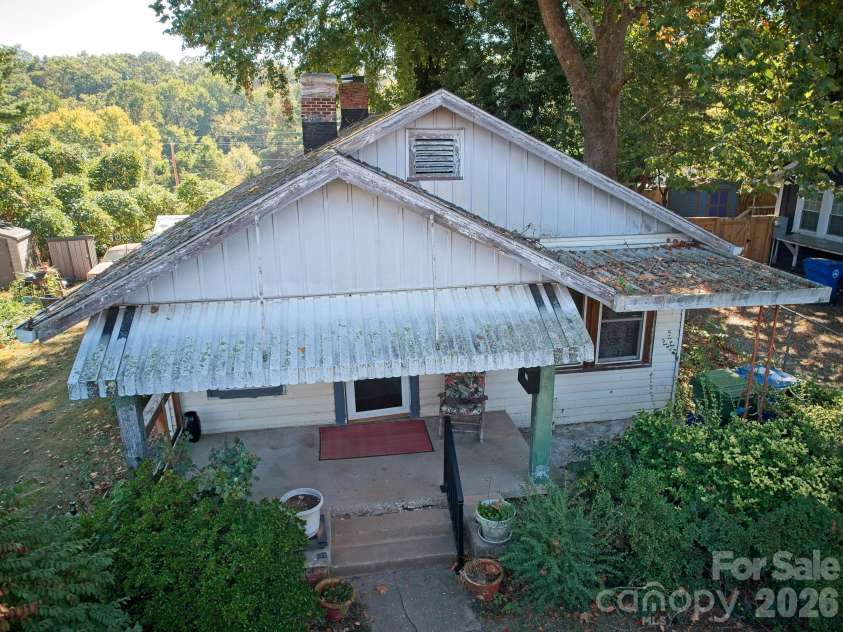 194 Logan Avenue, Asheville, NC 28806.  MLS# CAR4425971, YatesRealty ID 54389. 