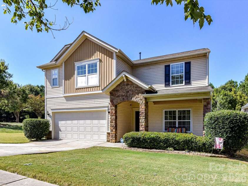 1201 Mountain Laurel Court, Matthews, NC 28104.  MLS# CAR4354777, YatesRealty ID 5439. 