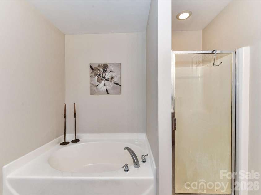 1201 Mountain Laurel Court, Matthews, NC 28104.  MLS# CAR4354777, YatesRealty ID 5439. 