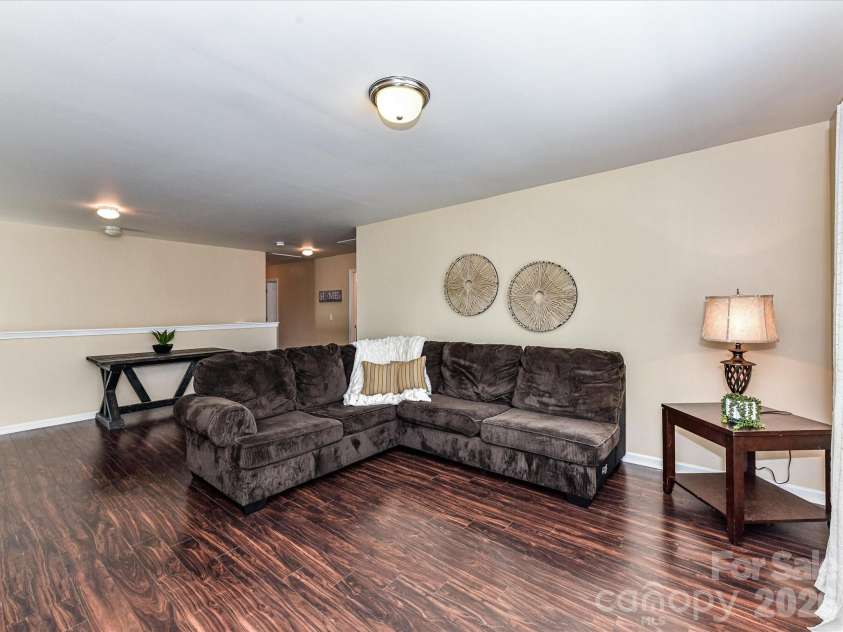 1201 Mountain Laurel Court, Matthews, NC 28104.  MLS# CAR4354777, YatesRealty ID 5439. 