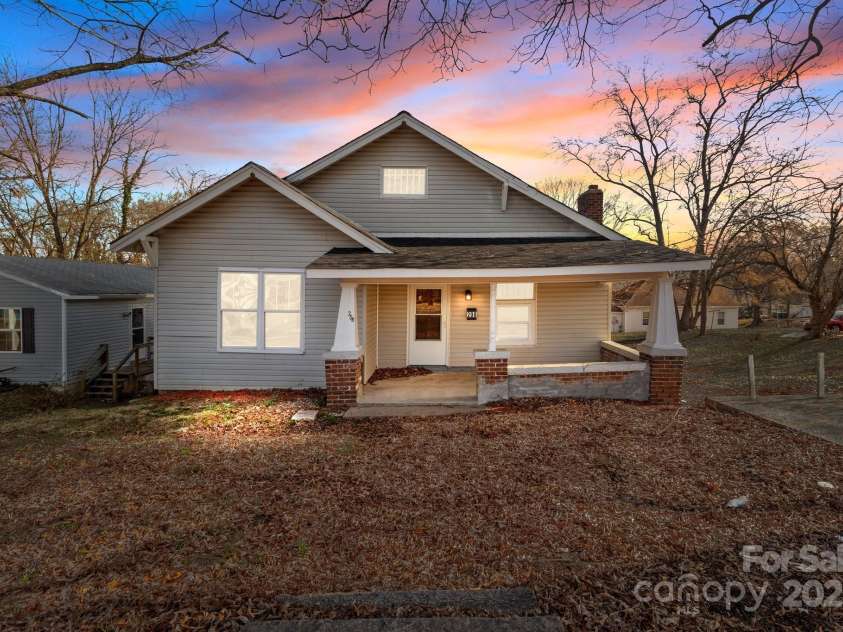 208 Lafayette Street, Salisbury, NC 28144.  MLS# CAR4288904, YatesRealty ID 5439. 