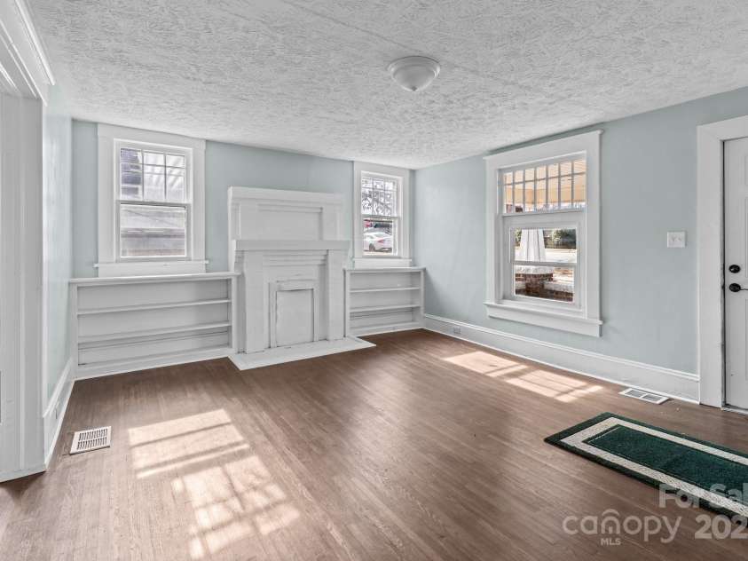 208 Lafayette Street, Salisbury, NC 28144.  MLS# CAR4288904, YatesRealty ID 5439. 