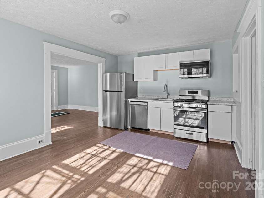 208 Lafayette Street, Salisbury, NC 28144.  MLS# CAR4288904, YatesRealty ID 5439. 