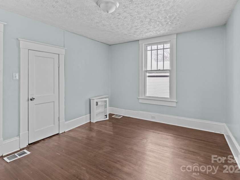 208 Lafayette Street, Salisbury, NC 28144.  MLS# CAR4288904, YatesRealty ID 5439. 