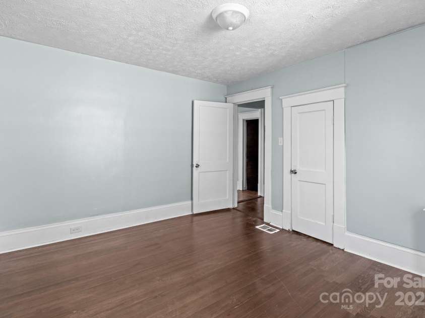 208 Lafayette Street, Salisbury, NC 28144.  MLS# CAR4288904, YatesRealty ID 5439. 