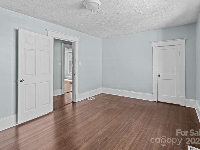 208 Lafayette Street, Salisbury, NC 28144.  MLS# CAR4288904, YatesRealty ID 5439. 