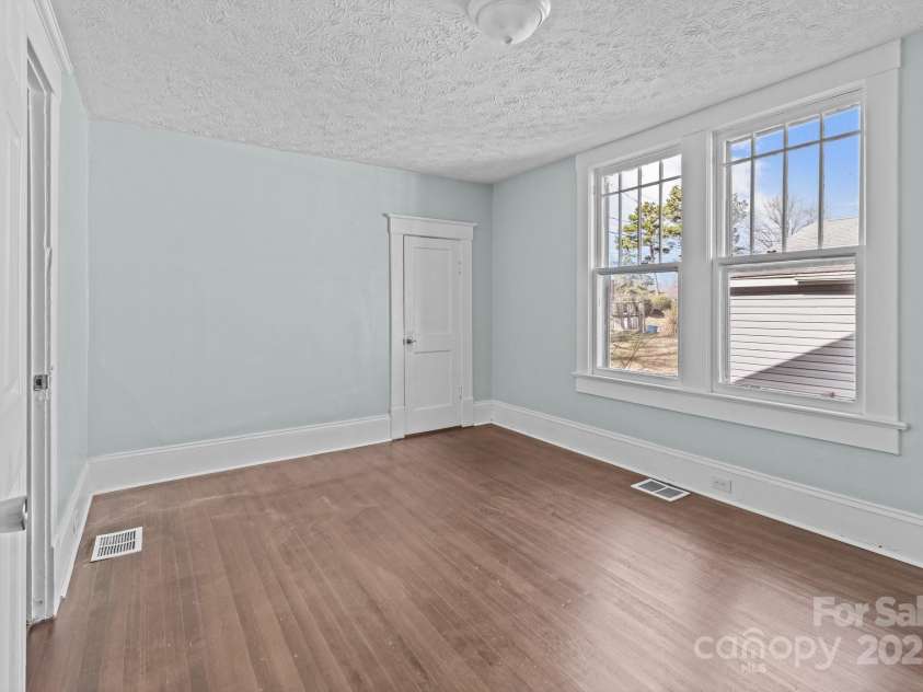 208 Lafayette Street, Salisbury, NC 28144.  MLS# CAR4288904, YatesRealty ID 5439. 