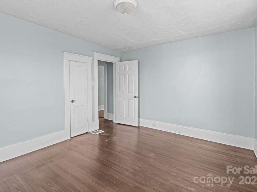 208 Lafayette Street, Salisbury, NC 28144.  MLS# CAR4288904, YatesRealty ID 5439. 