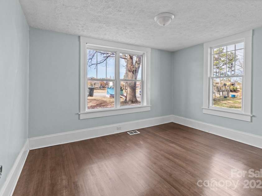 208 Lafayette Street, Salisbury, NC 28144.  MLS# CAR4288904, YatesRealty ID 5439. 