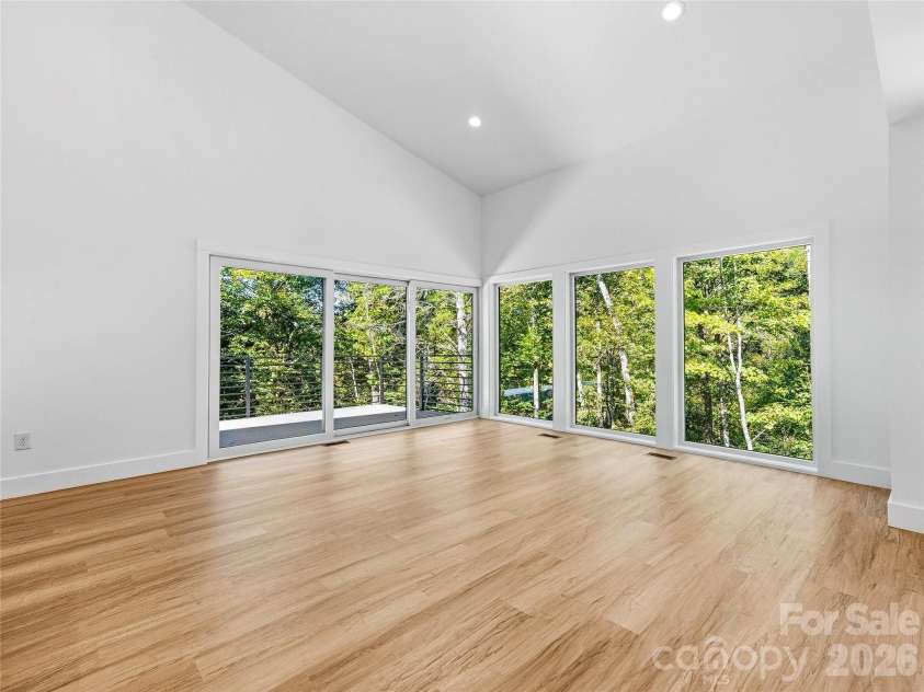 210 Overlook Lane, Marshall, NC 28753.  MLS# CAR4430526, YatesRealty ID 54390. 