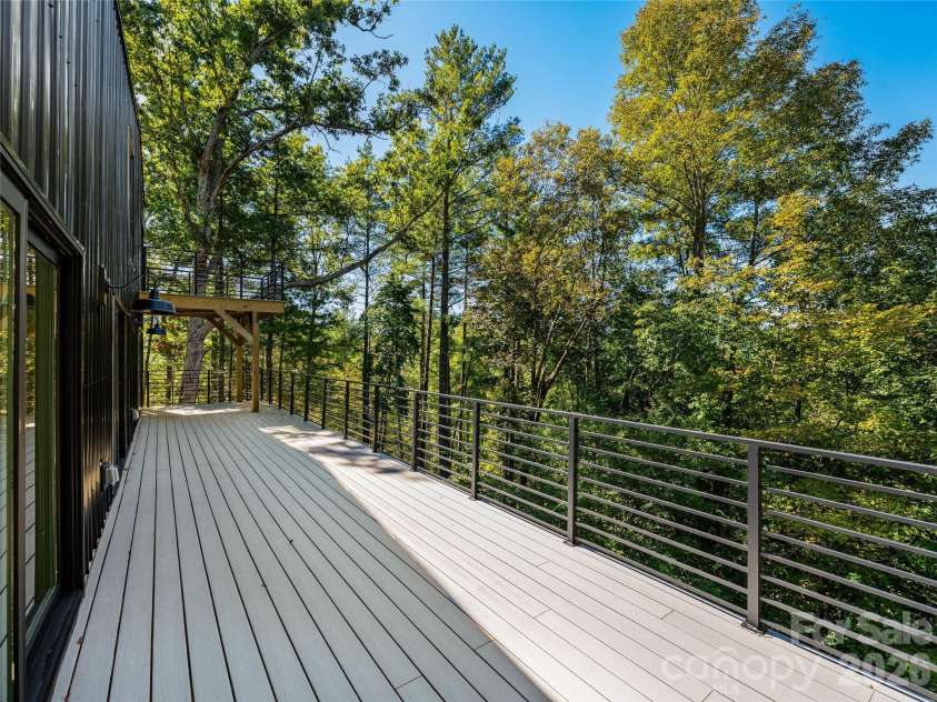 210 Overlook Lane, Marshall, NC 28753.  MLS# CAR4430526, YatesRealty ID 54390. 