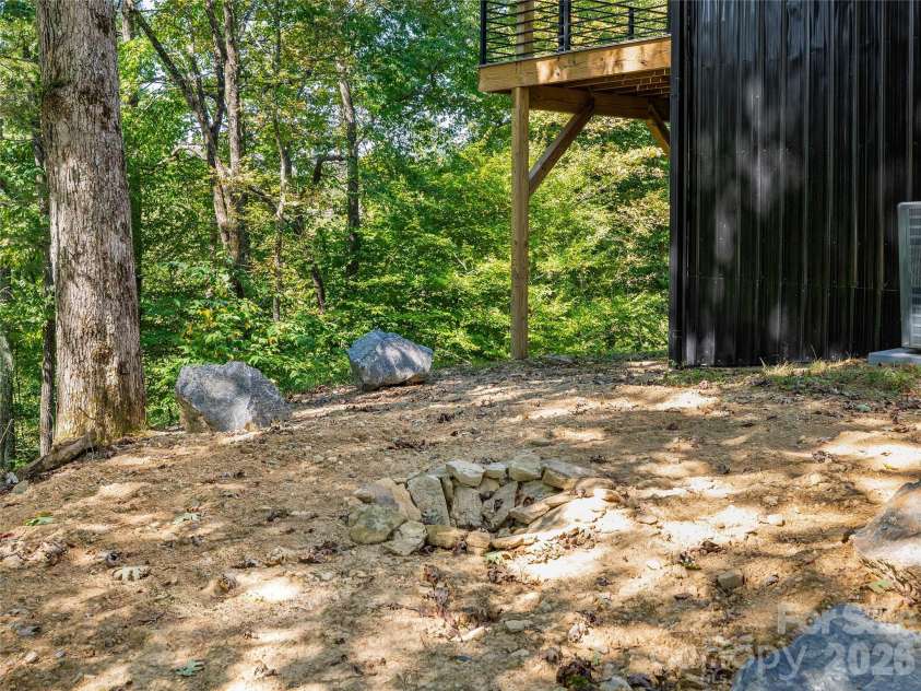 210 Overlook Lane, Marshall, NC 28753.  MLS# CAR4430526, YatesRealty ID 54390. 