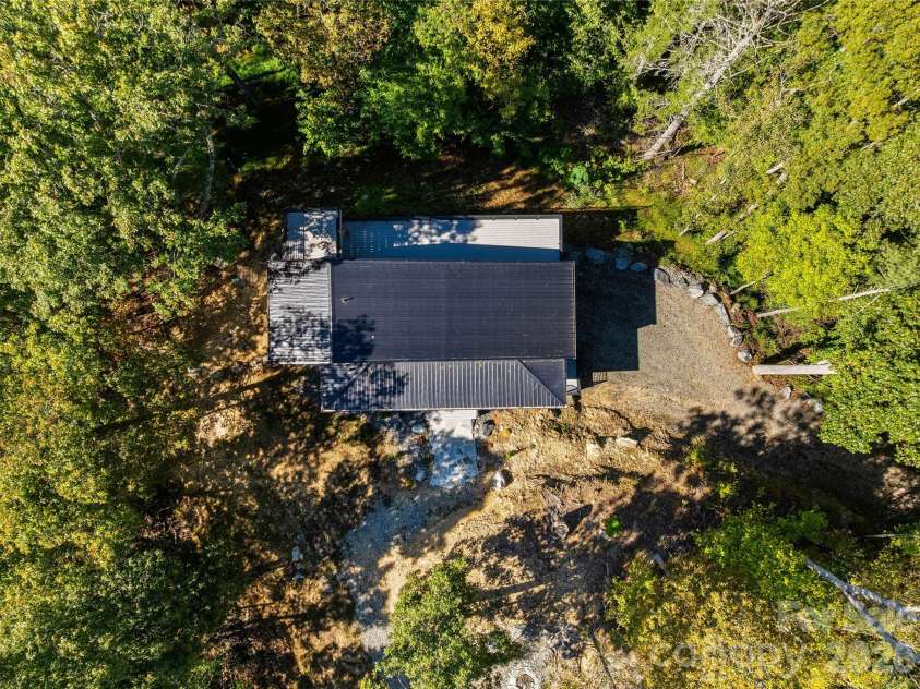 210 Overlook Lane, Marshall, NC 28753.  MLS# CAR4430526, YatesRealty ID 54390. 