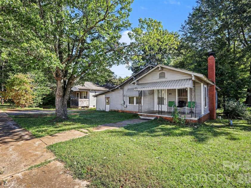 149 Woodlawn Drive, Statesville, NC 28677.  MLS# CAR4429445, YatesRealty ID 54393. 