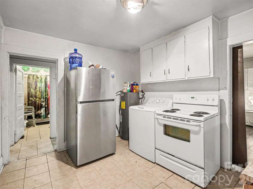 149 Woodlawn Drive, Statesville, NC 28677.  MLS# CAR4429445, YatesRealty ID 54393. 