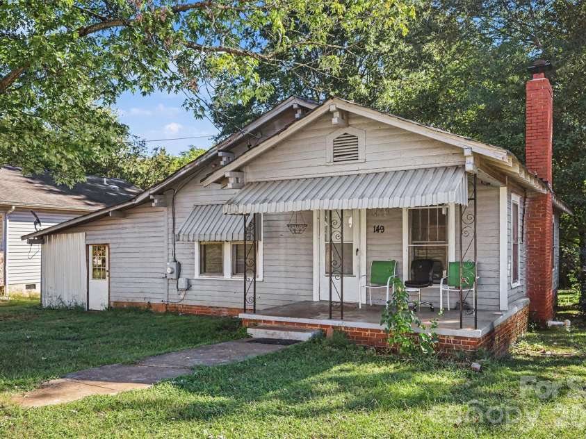 149 Woodlawn Drive, Statesville, NC 28677.  MLS# CAR4429445, YatesRealty ID 54393. 