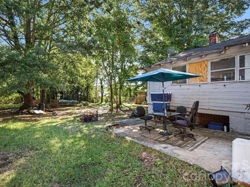 149 Woodlawn Drive, Statesville, NC 28677.  MLS# CAR4429445, YatesRealty ID 54393. 