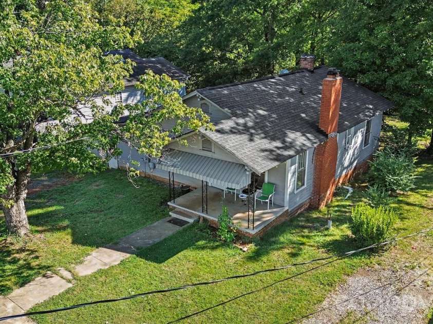 149 Woodlawn Drive, Statesville, NC 28677.  MLS# CAR4429445, YatesRealty ID 54393. 