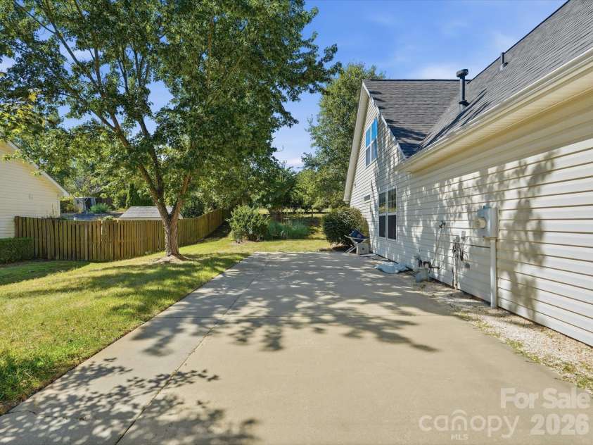526 Kenbridge Lane, Rock Hill, SC 29732.  MLS# CAR4427426, YatesRealty ID 54396. 