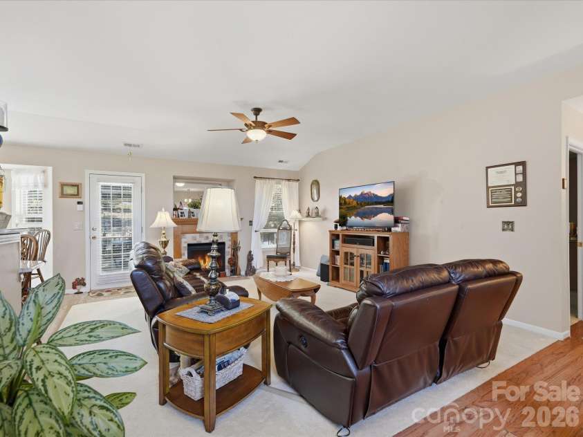526 Kenbridge Lane, Rock Hill, SC 29732.  MLS# CAR4427426, YatesRealty ID 54396. 