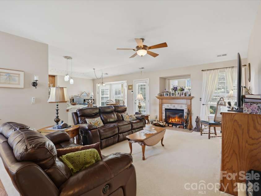 526 Kenbridge Lane, Rock Hill, SC 29732.  MLS# CAR4427426, YatesRealty ID 54396. 