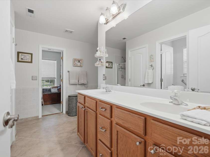 526 Kenbridge Lane, Rock Hill, SC 29732.  MLS# CAR4427426, YatesRealty ID 54396. 