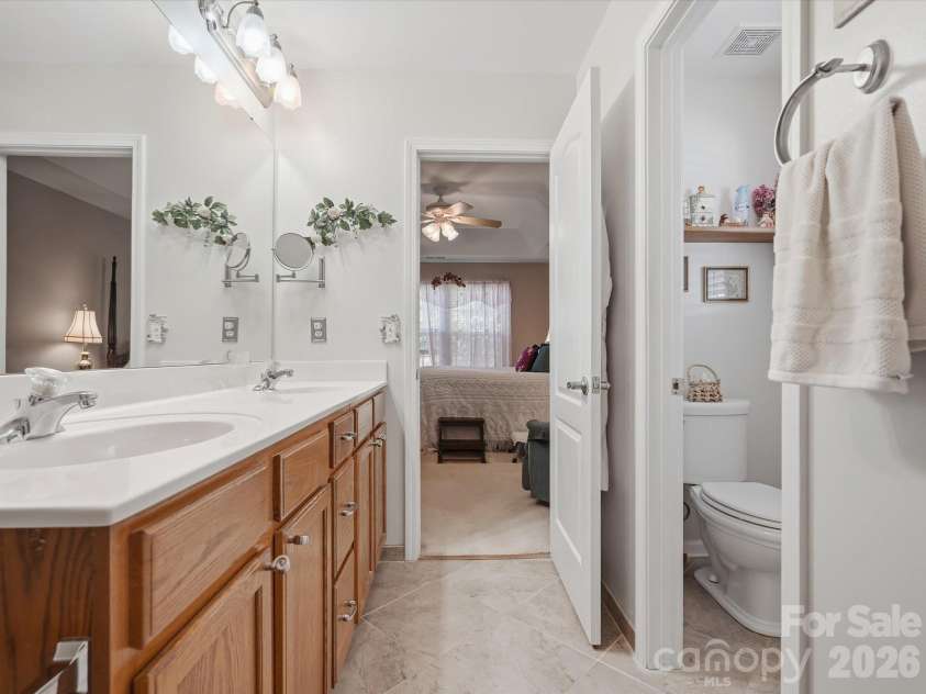 526 Kenbridge Lane, Rock Hill, SC 29732.  MLS# CAR4427426, YatesRealty ID 54396. 