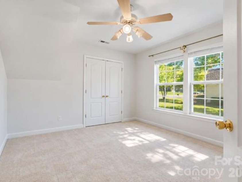 526 Kenbridge Lane, Rock Hill, SC 29732.  MLS# CAR4427426, YatesRealty ID 54396. Virtually decluttered