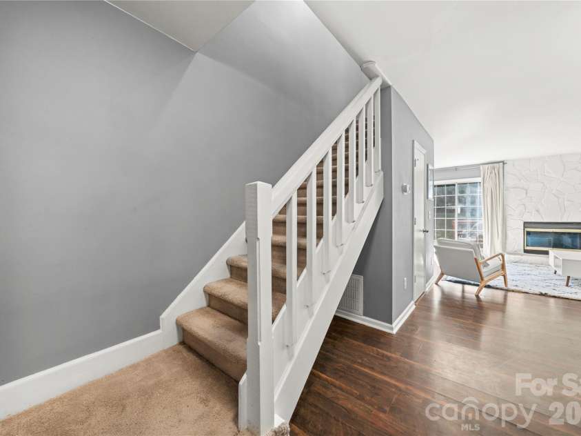 8251 Circle Tree Lane, Charlotte, NC 28277.  MLS# CAR4430235, YatesRealty ID 54399. 