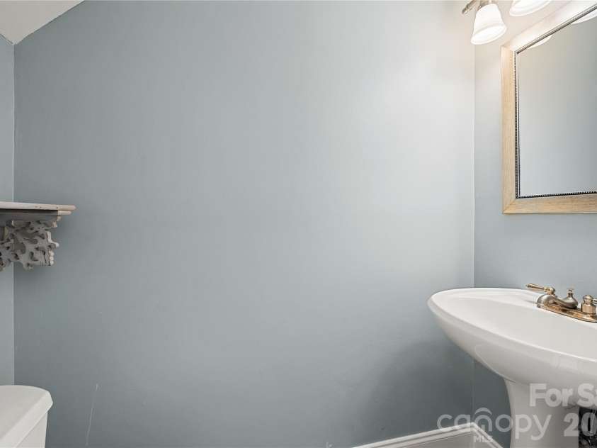 8251 Circle Tree Lane, Charlotte, NC 28277.  MLS# CAR4430235, YatesRealty ID 54399. 
